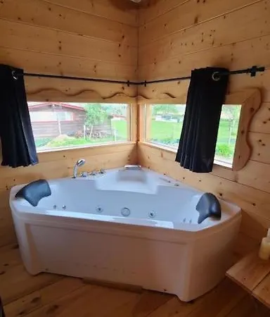 Tiny House Petite Balneo Cheminee Exterieure בקתה *